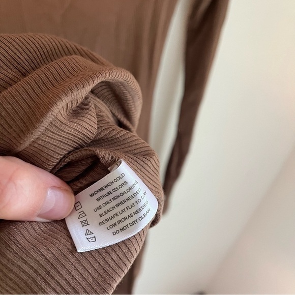 New Pumiey Maxi Dress - Picture 6 of 7